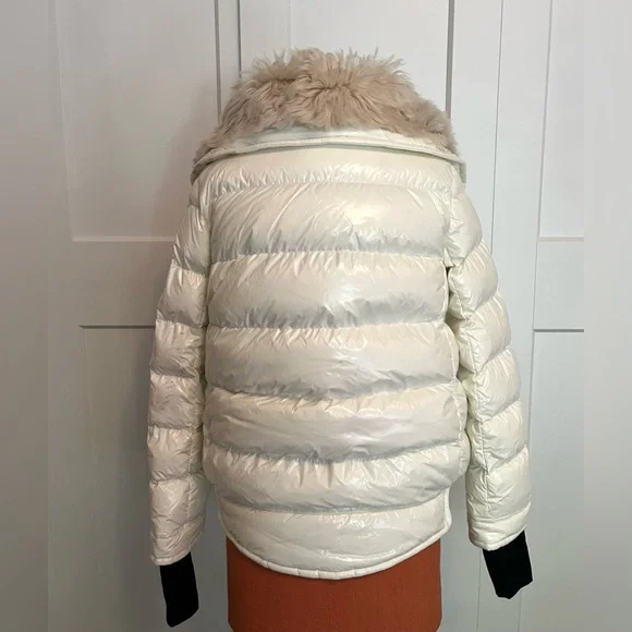 Moncler Arabba Hooded Shearling Down Jacket ★関税込★ White Arabba Hooded Shearling Short Down Jacket - Short Down